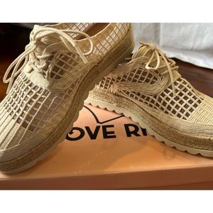 Perfect wedding espadrilles sneakers to dance away in!! Size 7 (EU38).